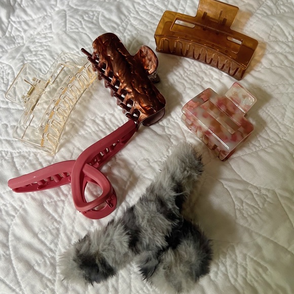 Brandy Melville Accessories - Claw Clip Bundle